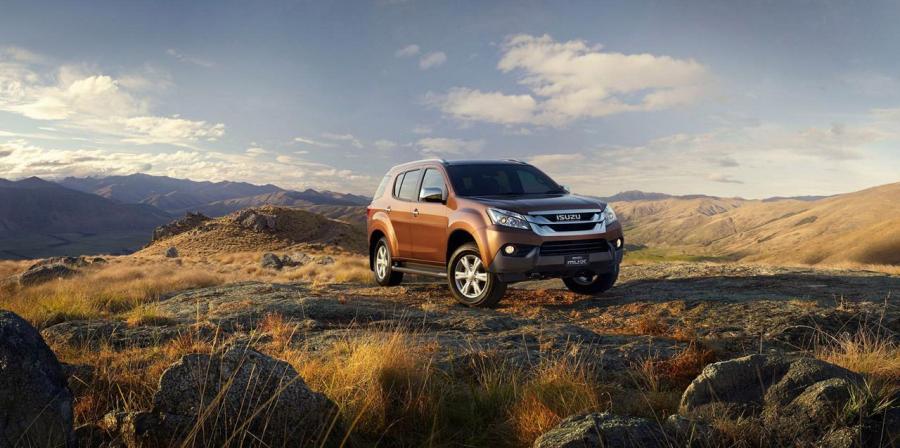  Isuzu MU-X 2013 года  (фото 24 из 30)
